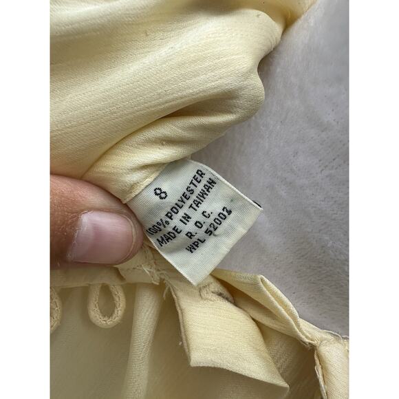 Vintage Liz Claiborne Satin Button Neck Office Blouse Light Yellow S 8 Polyester - Picture 11 of 12
